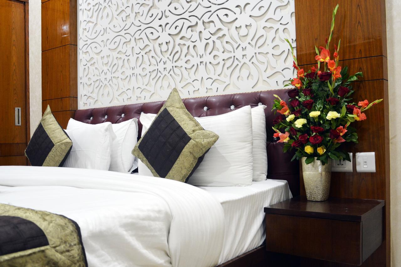Trinity Corporate Udyog Vihar Hotel Gurgaon Exterior photo